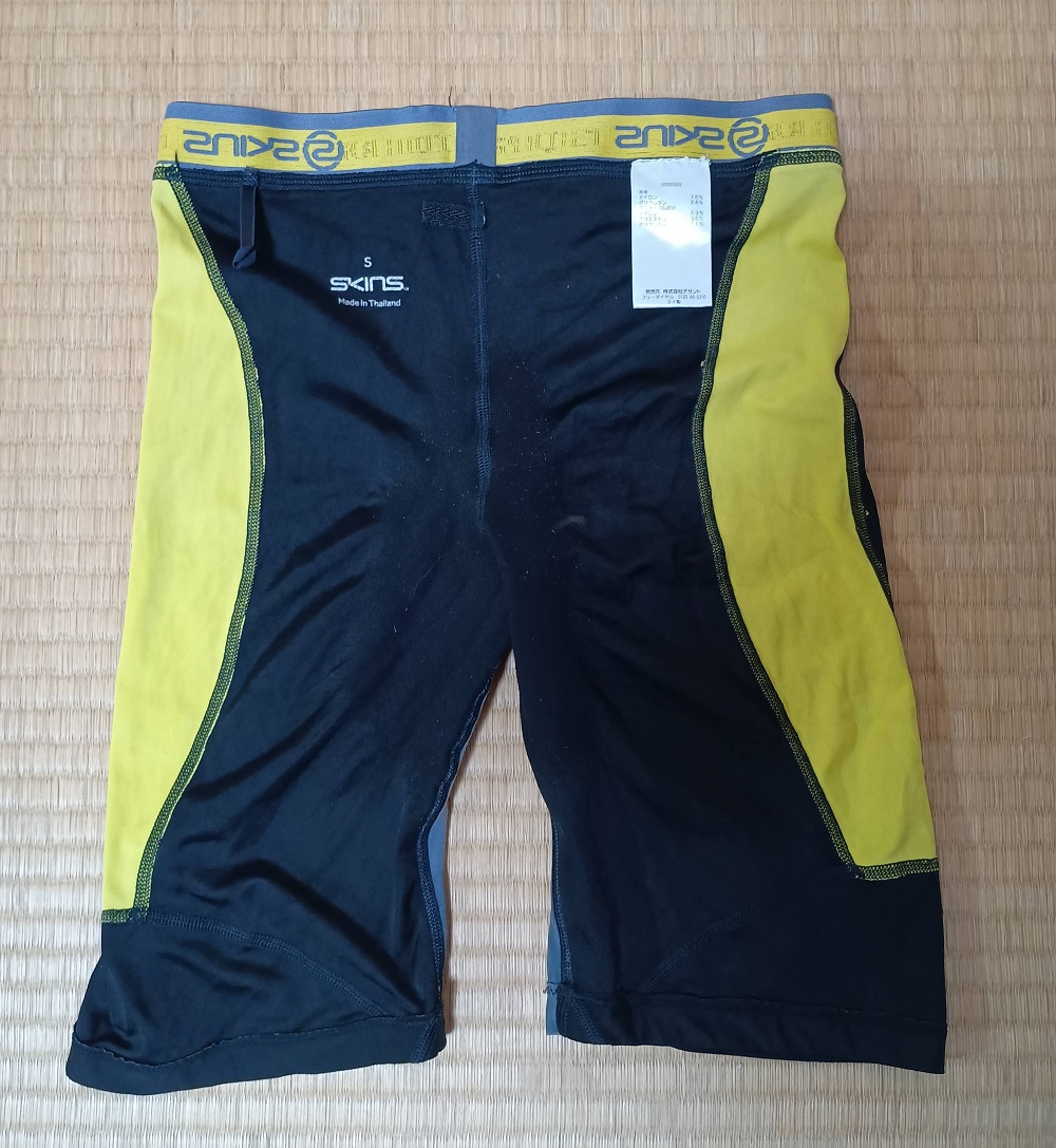 SKINS A200の着圧効果レビュー ウエスト88cm太もも54cmの私がSサイズを推す理由