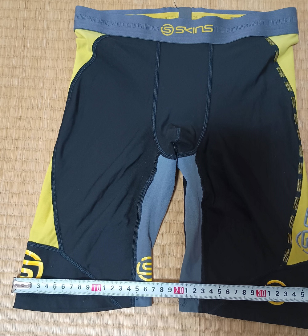 SKINS A200の着圧効果レビュー ウエスト88cm太もも54cmの私がSサイズを推す理由